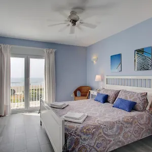https://your-vacation-retreat-right-on-the-beach.1costadelsol.com
